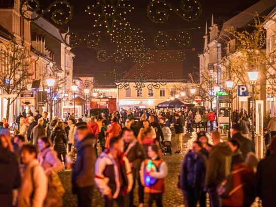 Einkaufsnacht mit Feuerzauber